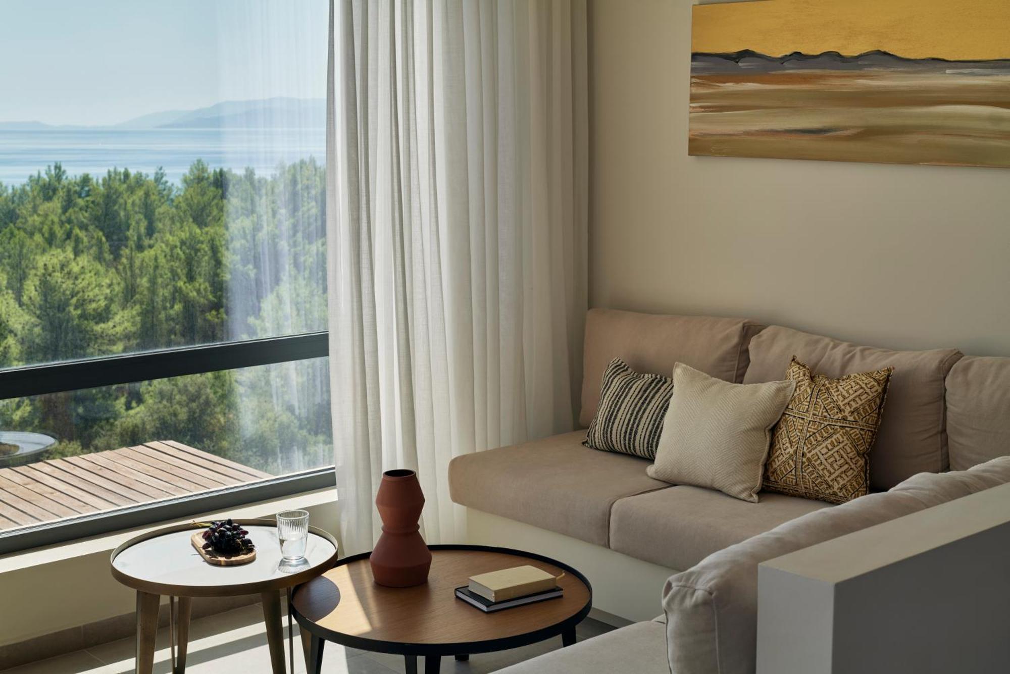 Celestial All Suites Afrato Номер фото